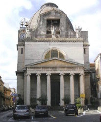 La chiesa di San Michele nell'omonima piazza di Acireale