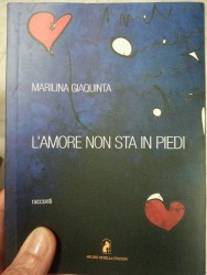 l'amore non sta in piedi