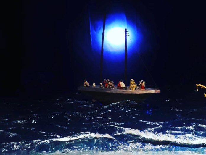 Presepe e migranti / "Siamo tutti sulla stessa barca", sottolineano i  giovani della comunità Maria SS. del Rosario - La Voce dell'Jonio