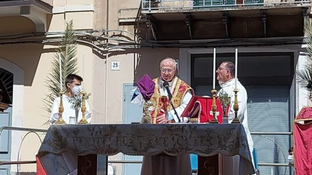 messa all'aperto domenica palme