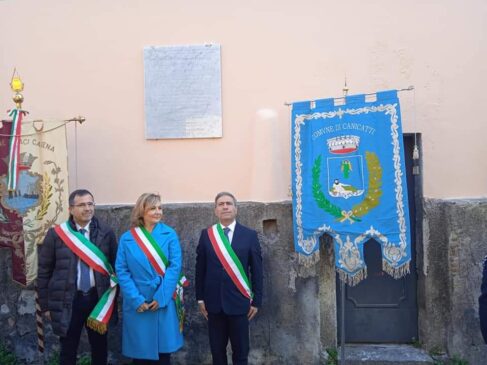 lapide commemorativa maestro Monterosso