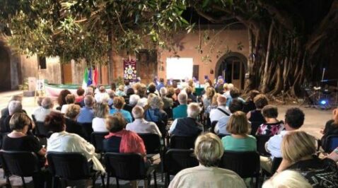 Lions pubblico alla conferenza su granita siciliana