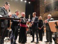 consegna premio Maina a monsignor Renna