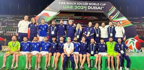 La premiazione dell'Italia Beach Soccer per il secondo posto ai Mondiali di Dubai