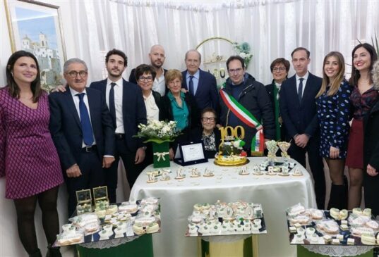 Maria Mocciaro festeggia i 100 anni