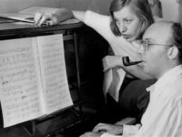 Kurt Weill con la moglie Lotte Lenya nel 1942