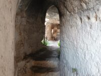 cava ispica modica sicilia grotte corridoio