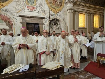 messa crismale, sacerdoti e vescovi