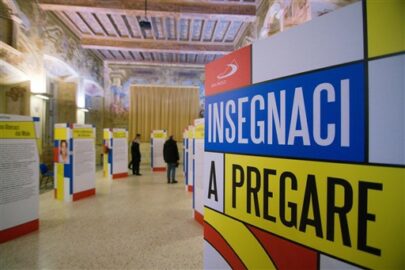 mostra itinerante Insegnaci a pregare