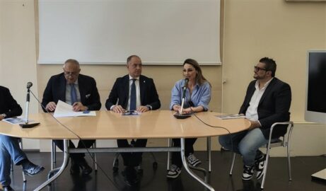 Anna tatangelo in conferenza stampa a Palermo