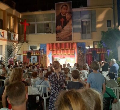 rappresentazione nel cortile dei camilliani