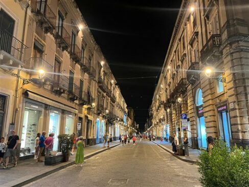 Acireale, nuova illuminazione in corso Umberto