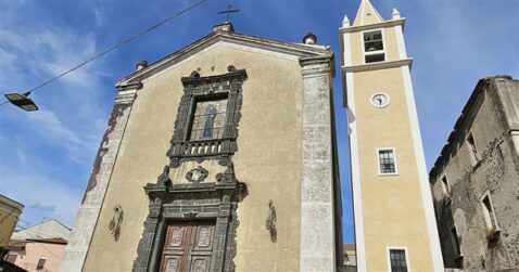 Linguaglossa campanile chiesa santi Antonio e Vito