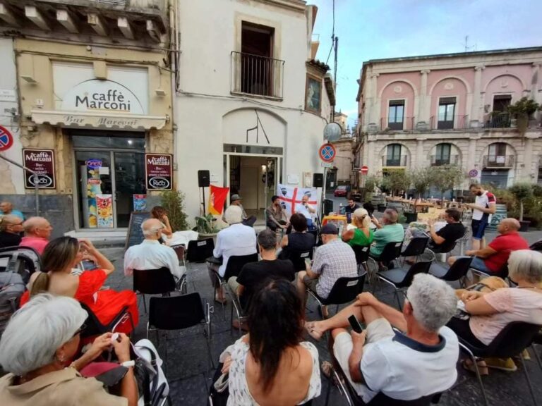 Acireale / Passeggiando per la nuova piazza Marconi: rinascita e cultura grazie al GAL Terre di Aci