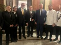 Alberto di Monaco con il team del ristorante I Giardini del Massimo