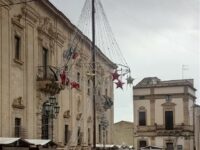 Militello albero in piazza municipio