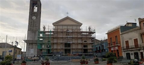 chiesa Santa Venera con le impalcature